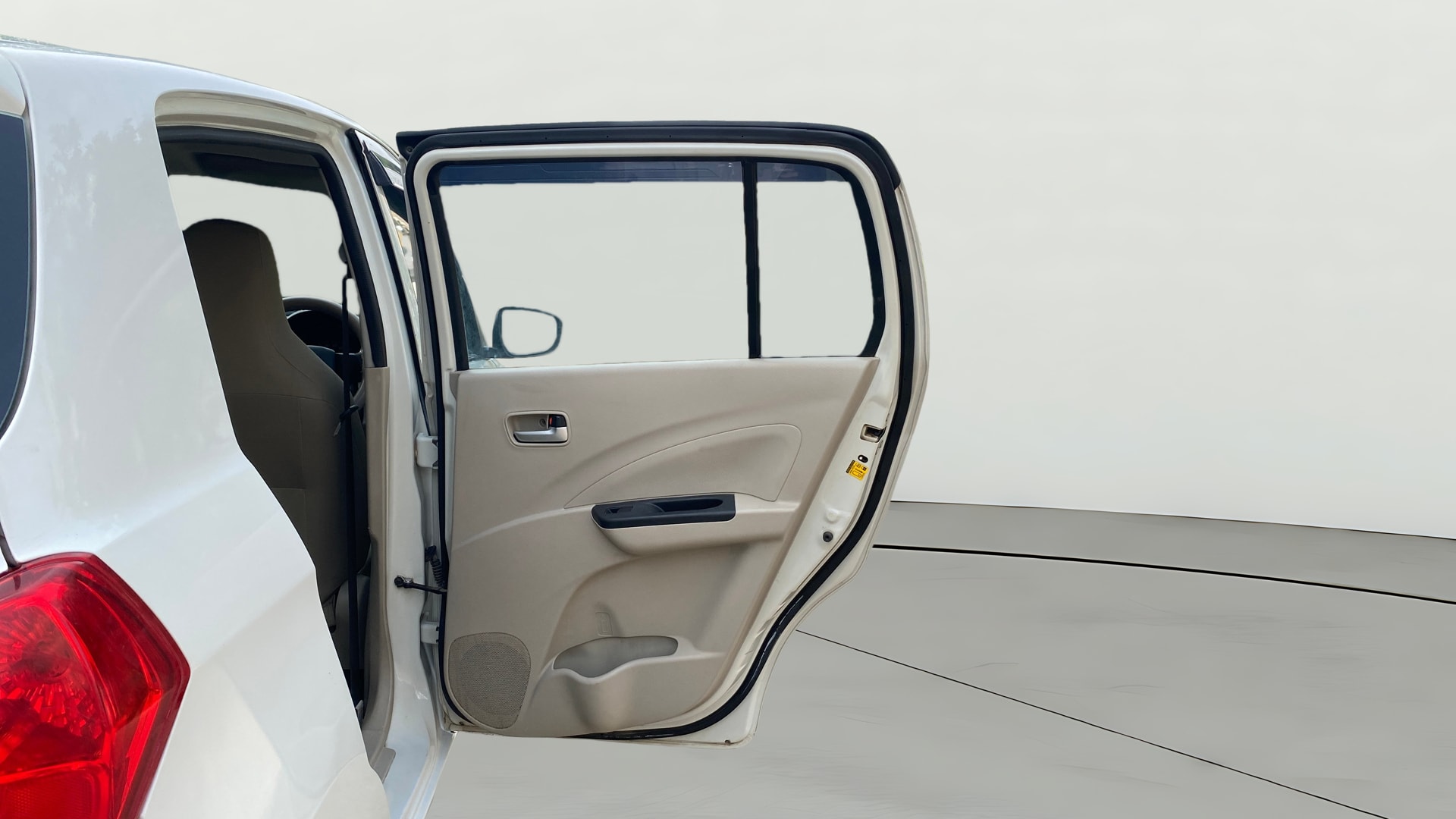 View 2019 Maruti Suzuki 1000 Base Variant Image 7 Used 2019 Maruti Suzuki 1000 Base Variant Image 7