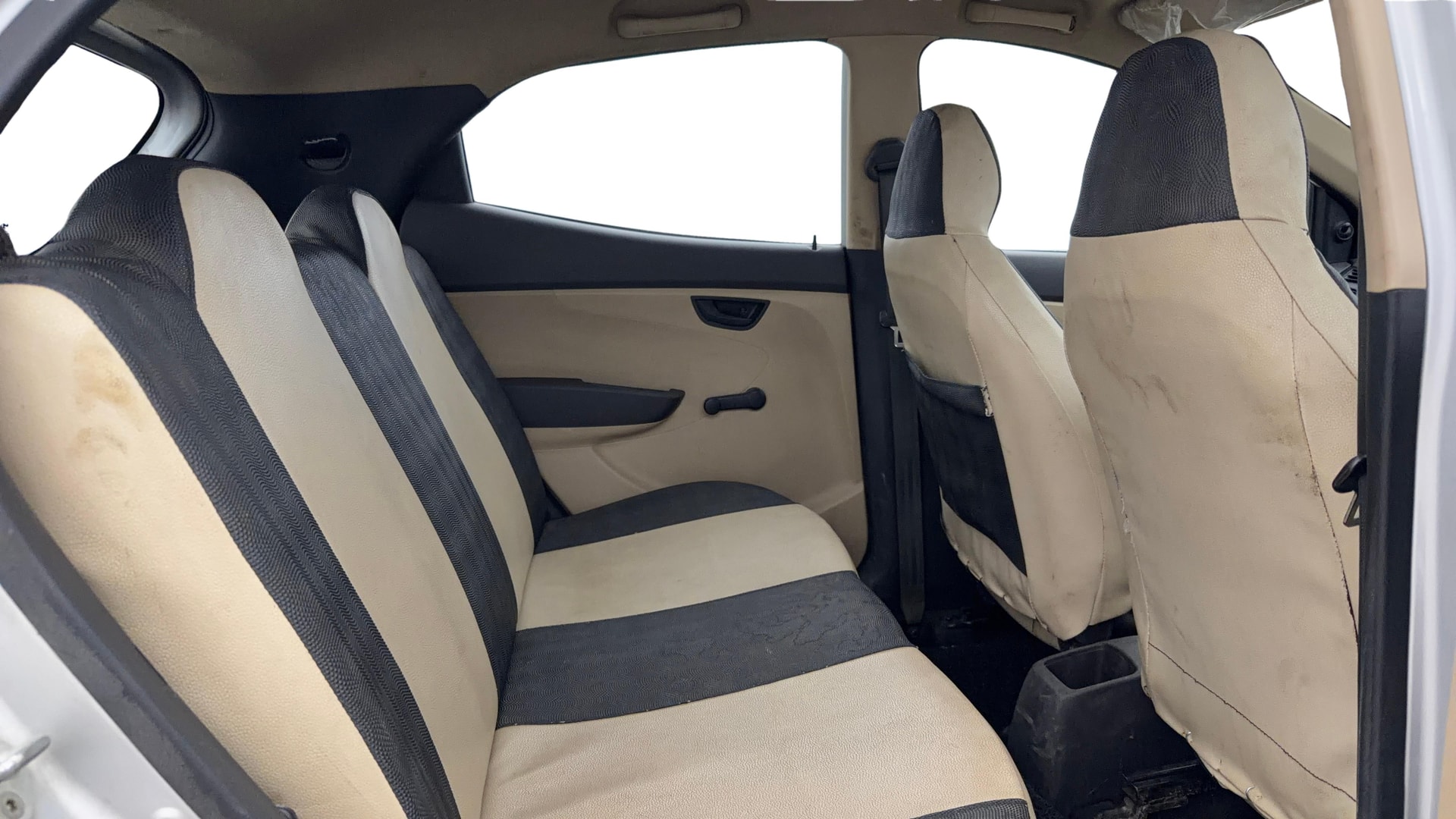 View 2015 Hyundai EON Magna Plus Image 28 Used 2015 Hyundai EON Magna Plus Image 28