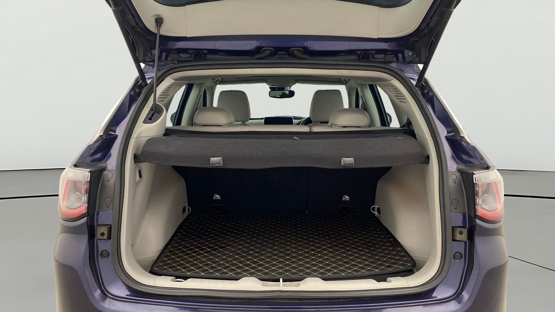 View 2022 Jeep Compass Limited (O)1.4 Multi AIR Petrol DDCT AT BS IV Image 40 Used 2022 Jeep Compass Limited (O)1.4 Multi AIR Petrol DDCT AT BS IV Image 40