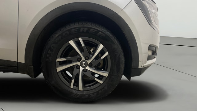 View Mahindra XUV700 Image 45 Used Mahindra XUV700 Image 45
