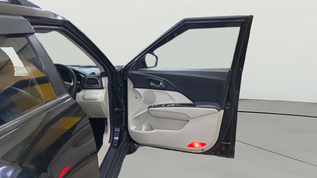 View Mahindra XUV300 Image 46 Used Mahindra XUV300 Image 46