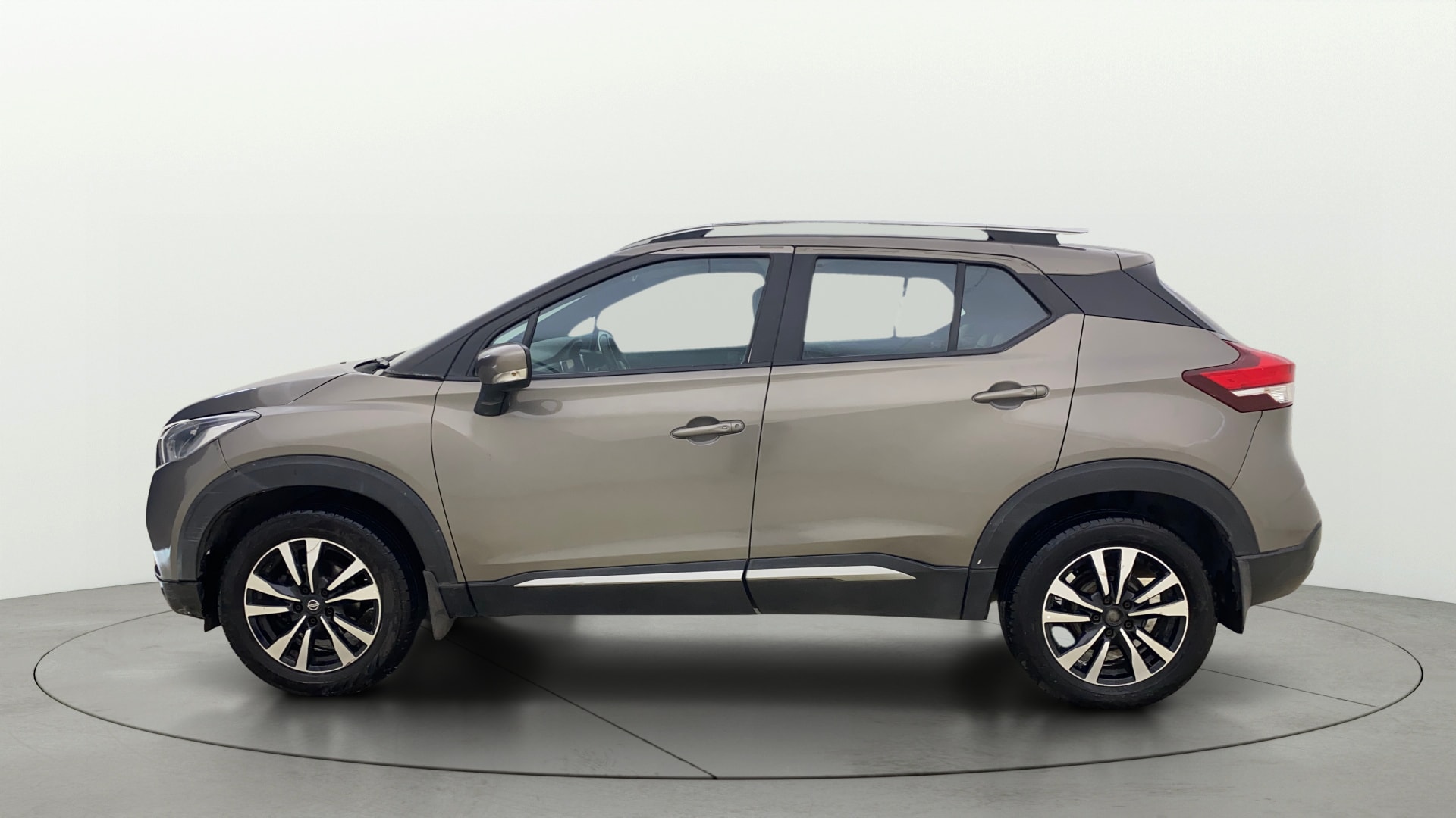 View 2021 Nissan Kicks 1.3 Turbo XV CVT Image 5 Used 2021 Nissan Kicks 1.3 Turbo XV CVT Image 5