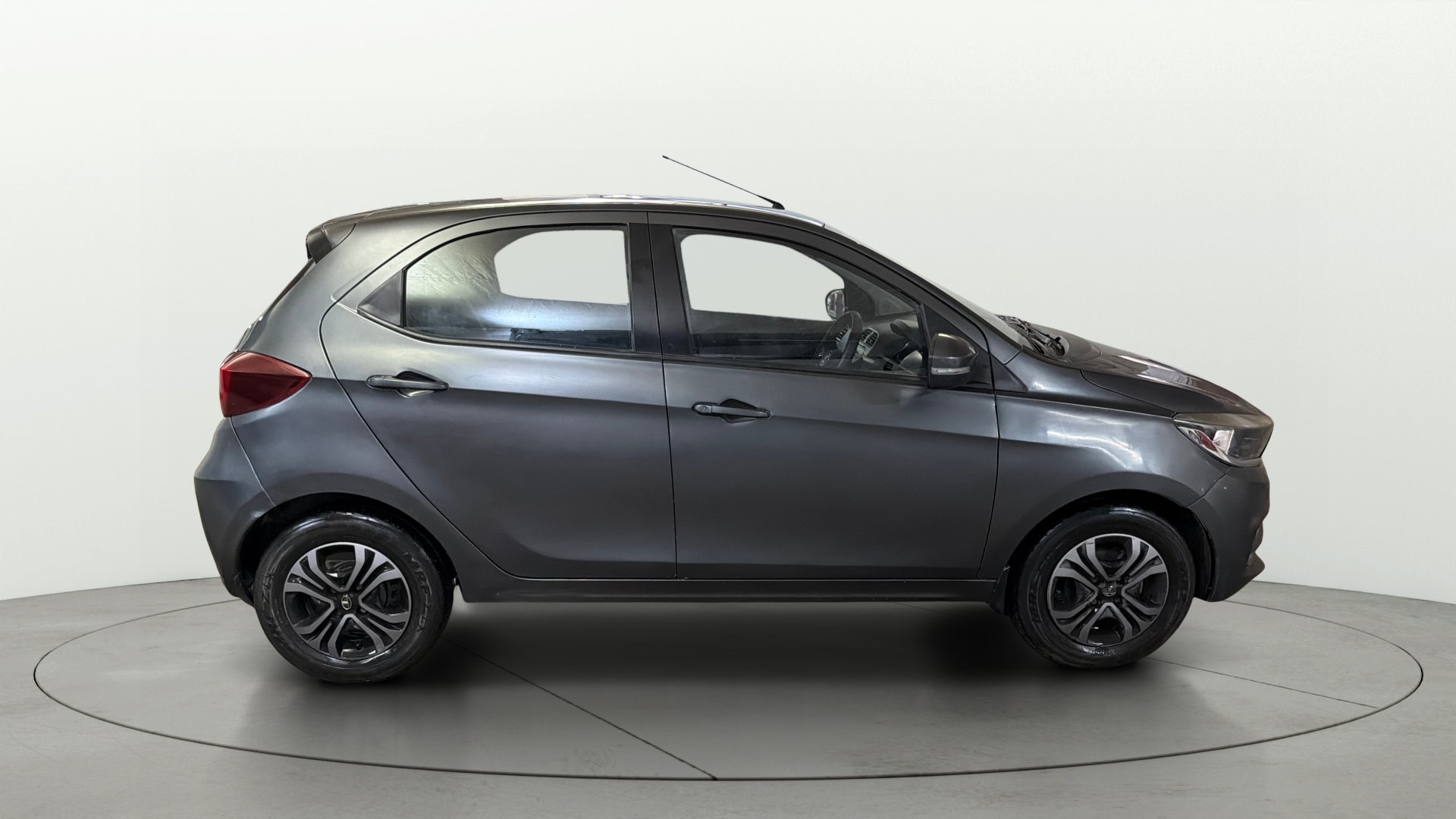 View 2020 Tata Tiago Revotorq XB Image 8 Used 2020 Tata Tiago Revotorq XB Image 8