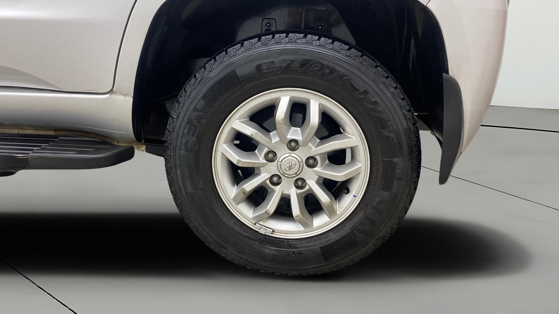 View 2017 Mahindra TUV300 T8 Image 11 Used 2017 Mahindra TUV300 T8 Image 11