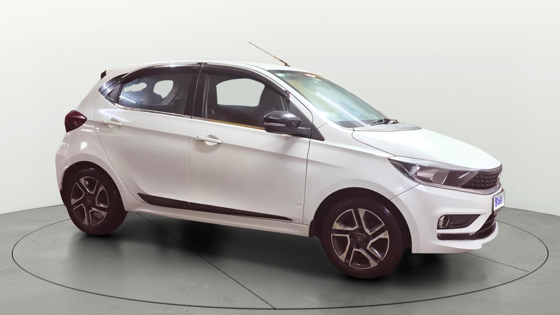 View 2020 Tata Tiago Revotorq XB Image 22 Used 2020 Tata Tiago Revotorq XB Image 22