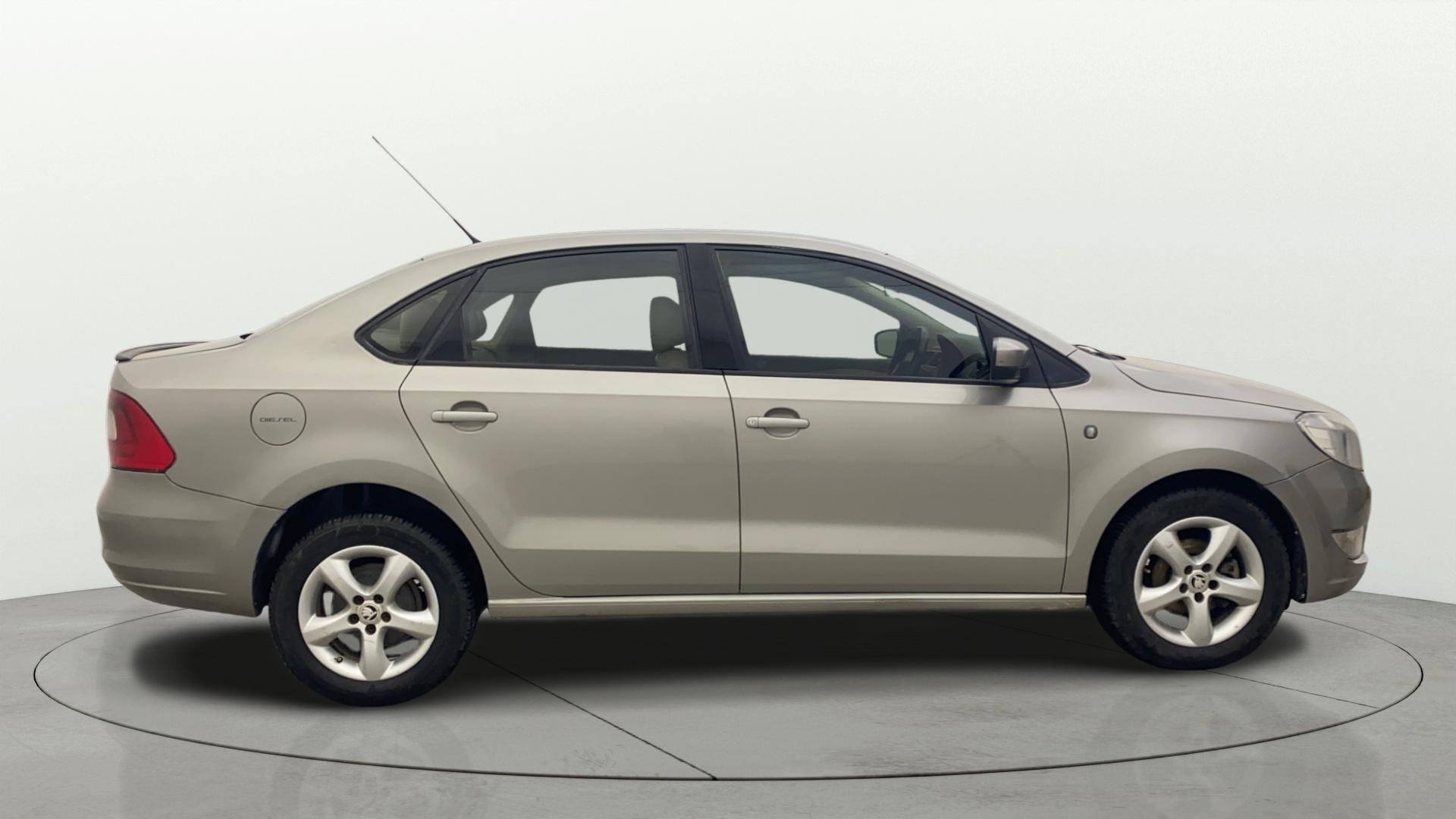 View 2015 Skoda Rapid 1.5 TDI CR Ambition Plus Image 27 Used 2015 Skoda Rapid 1.5 TDI CR Ambition Plus Image 27