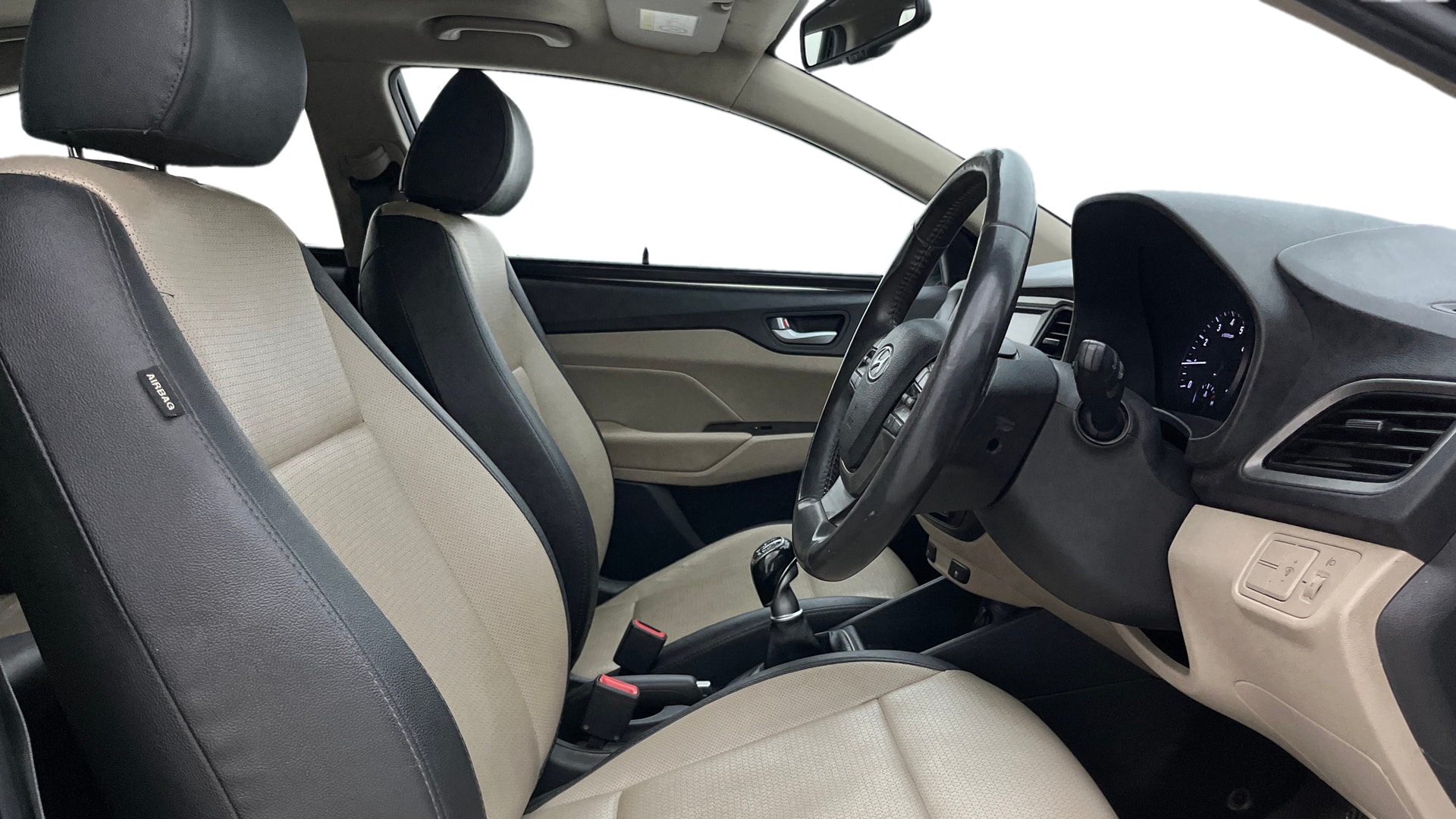 View 2019 Hyundai Verna 1.6 VTVT SX (O) Image 18 Used 2019 Hyundai Verna 1.6 VTVT SX (O) Image 18