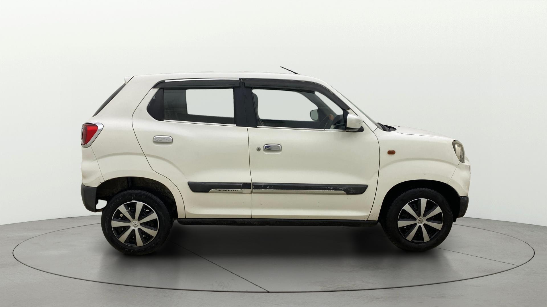 View 2020 Maruti Suzuki 1000 Base Variant Image 8 Used 2020 Maruti Suzuki 1000 Base Variant Image 8