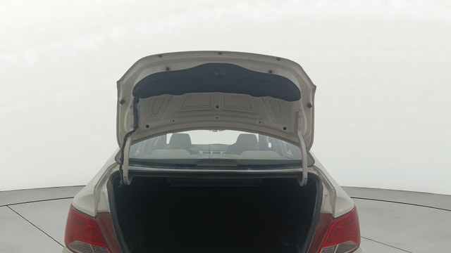 View Hyundai Verna Image 31 Used Hyundai Verna Image 31