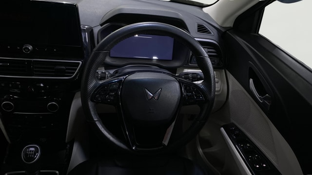 View Mahindra XUV 3XO Image 12 Used Mahindra XUV 3XO Image 12