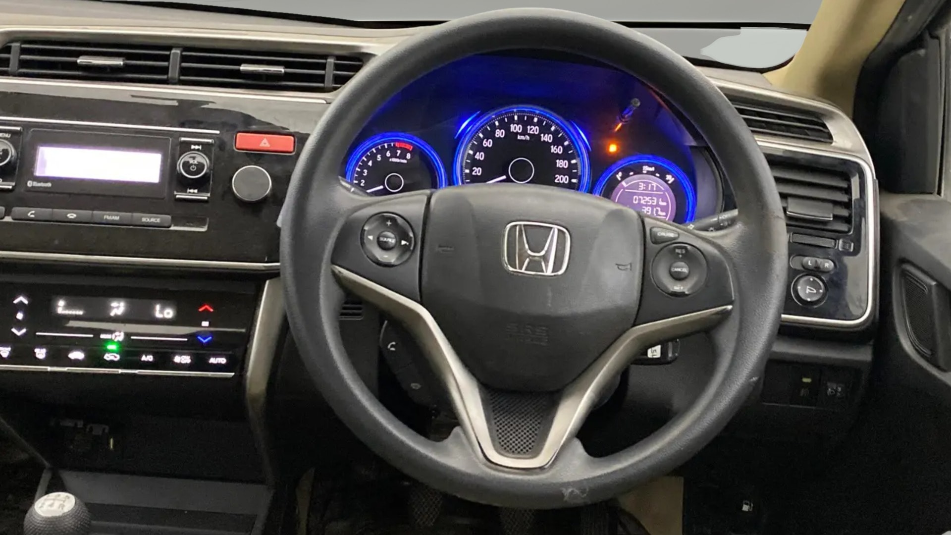 View 2014 Honda City ZX MT Diesel Anniversary Edition Image 21 Used 2014 Honda City ZX MT Diesel Anniversary Edition Image 21