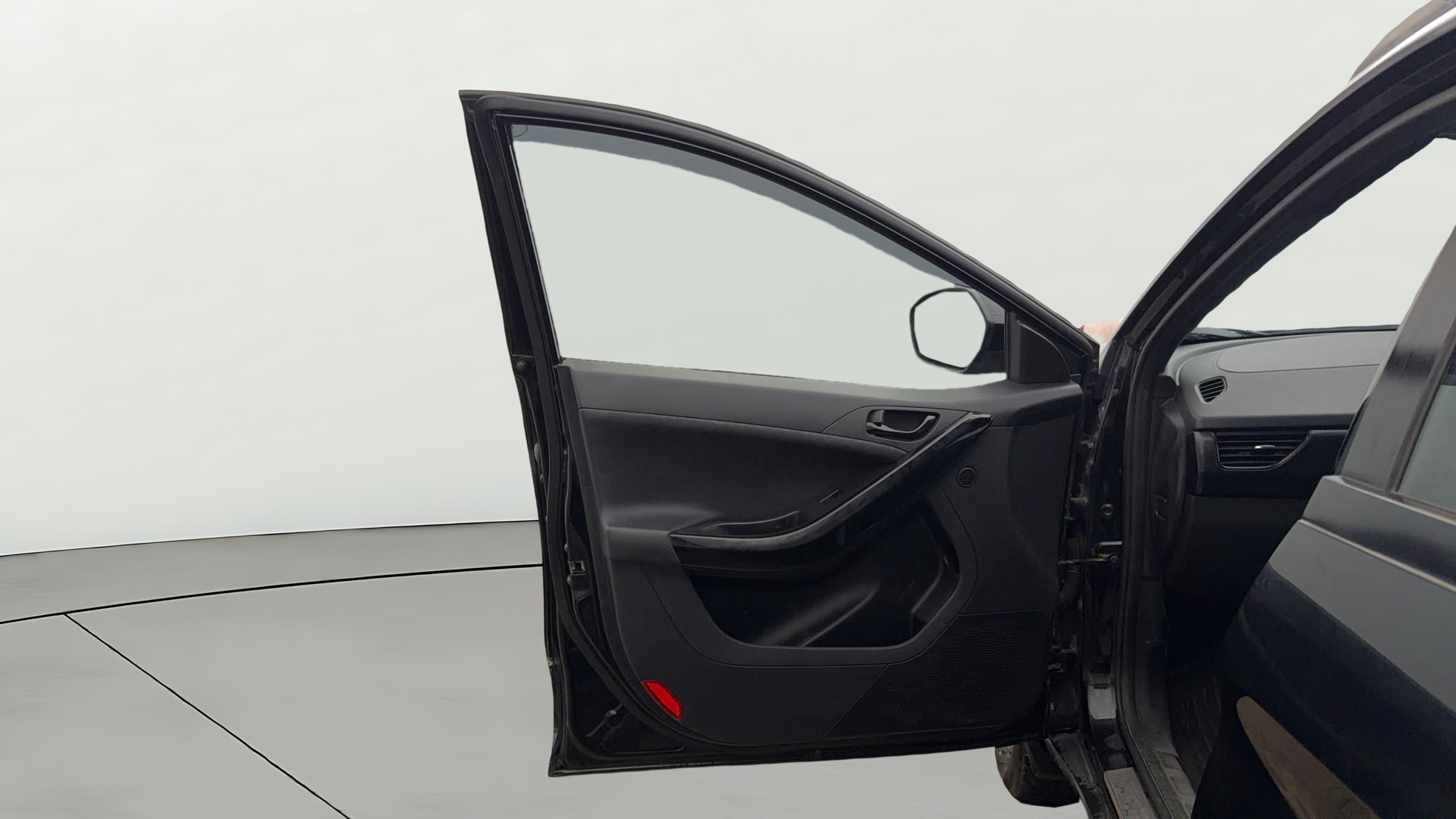 View 2022 Tata Nexon Revotron XE Image 38 Used 2022 Tata Nexon Revotron XE Image 38