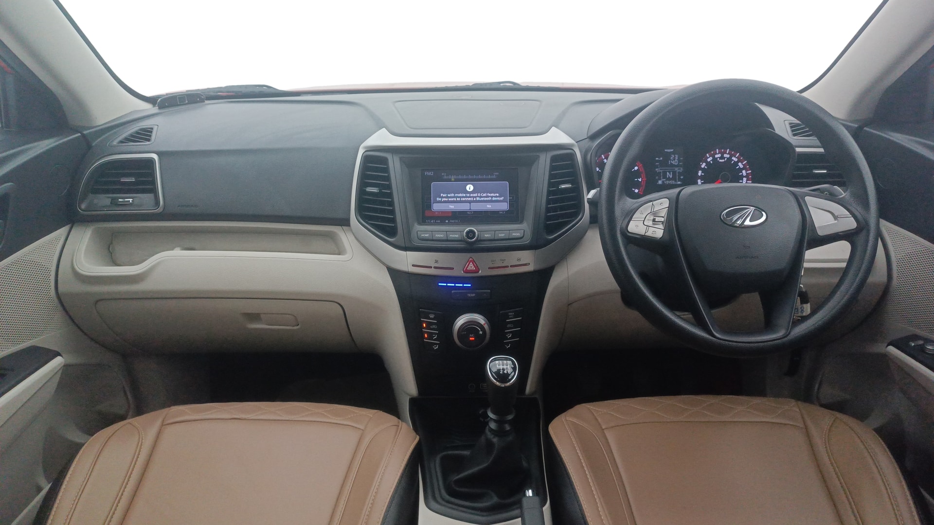 View 2019 Mahindra XUV300 W4 Petrol BS IV Image 15 Used 2019 Mahindra XUV300 W4 Petrol BS IV Image 15