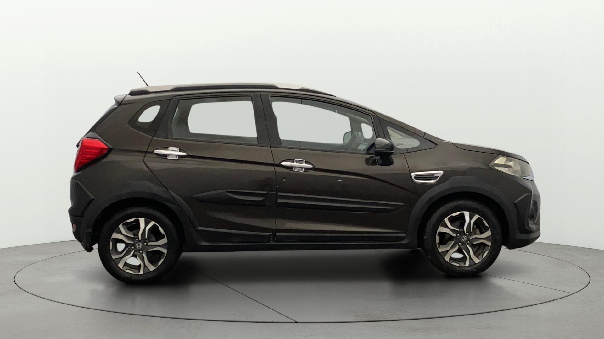 View 2017 Honda WR-V S MT Diesel Edge Edition Image 8 Used 2017 Honda WR-V S MT Diesel Edge Edition Image 8