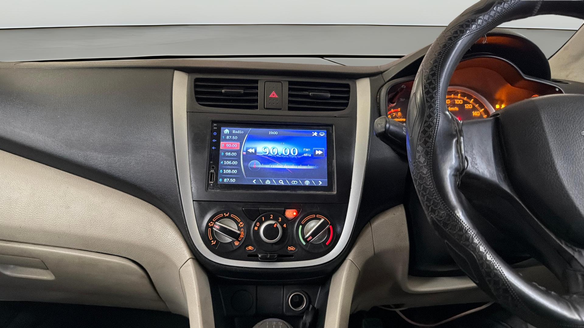 View 2018 Maruti Suzuki 1000 Base Variant Image 17 Used 2018 Maruti Suzuki 1000 Base Variant Image 17