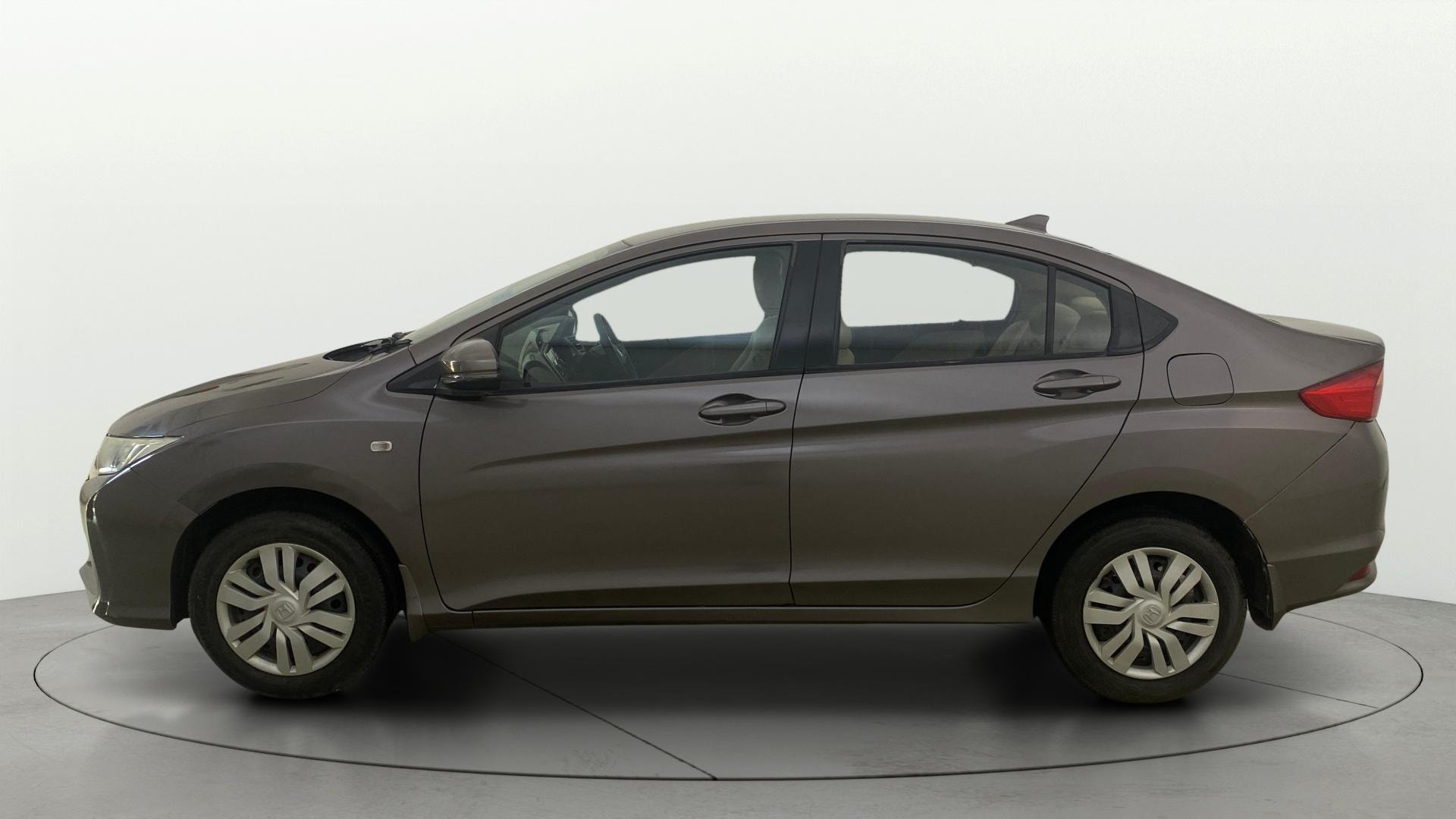 View 2015 Honda City ZX MT Diesel Anniversary Edition Image 6 Used 2015 Honda City ZX MT Diesel Anniversary Edition Image 6