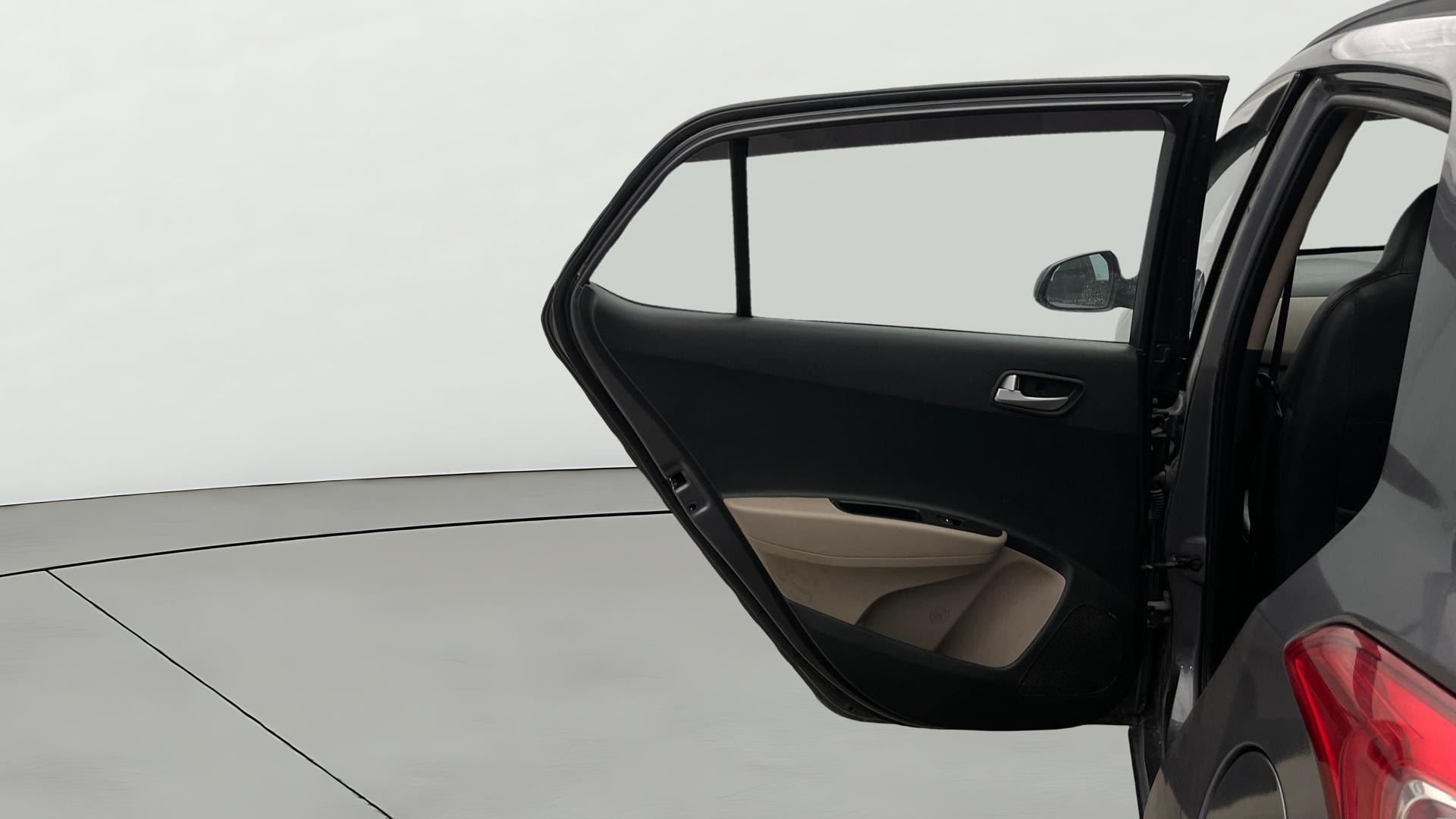 View 2019 Hyundai Grand i10 Sportz 1.2 Kappa Image 22 Used 2019 Hyundai Grand i10 Sportz 1.2 Kappa Image 22