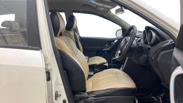 View Mahindra XUV500 Image 27 Used Mahindra XUV500 Image 27