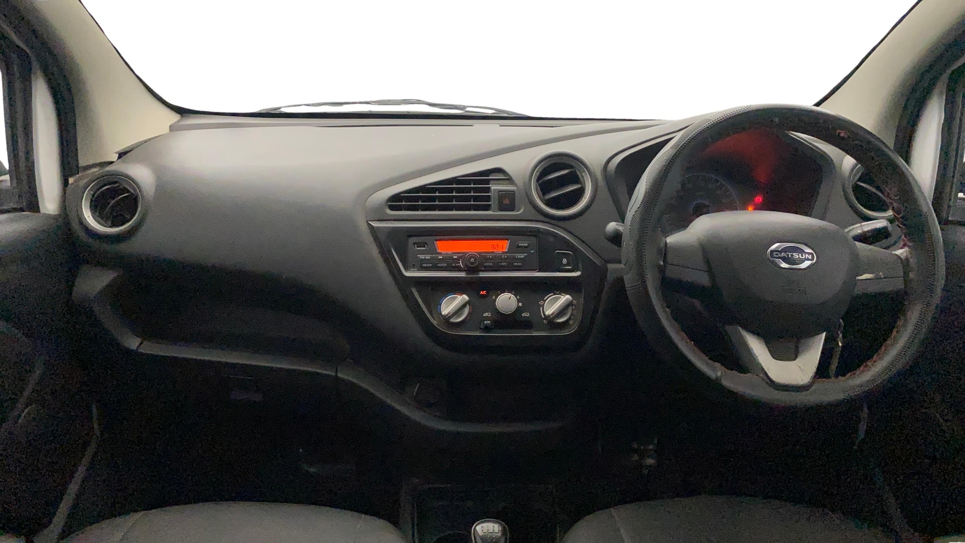 View 2020 Datsun Go T Image 15 Used 2020 Datsun Go T Image 15