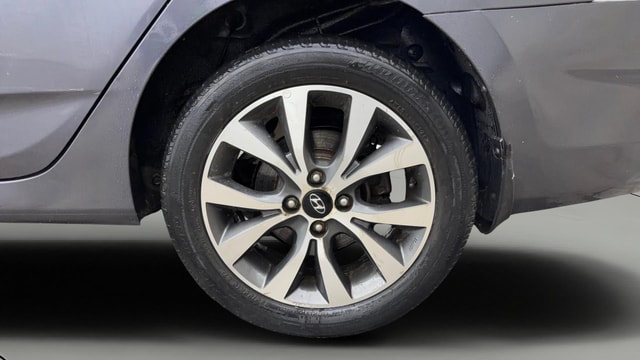 View Hyundai Fluidic Verna Image 11 Used Hyundai Fluidic Verna Image 11