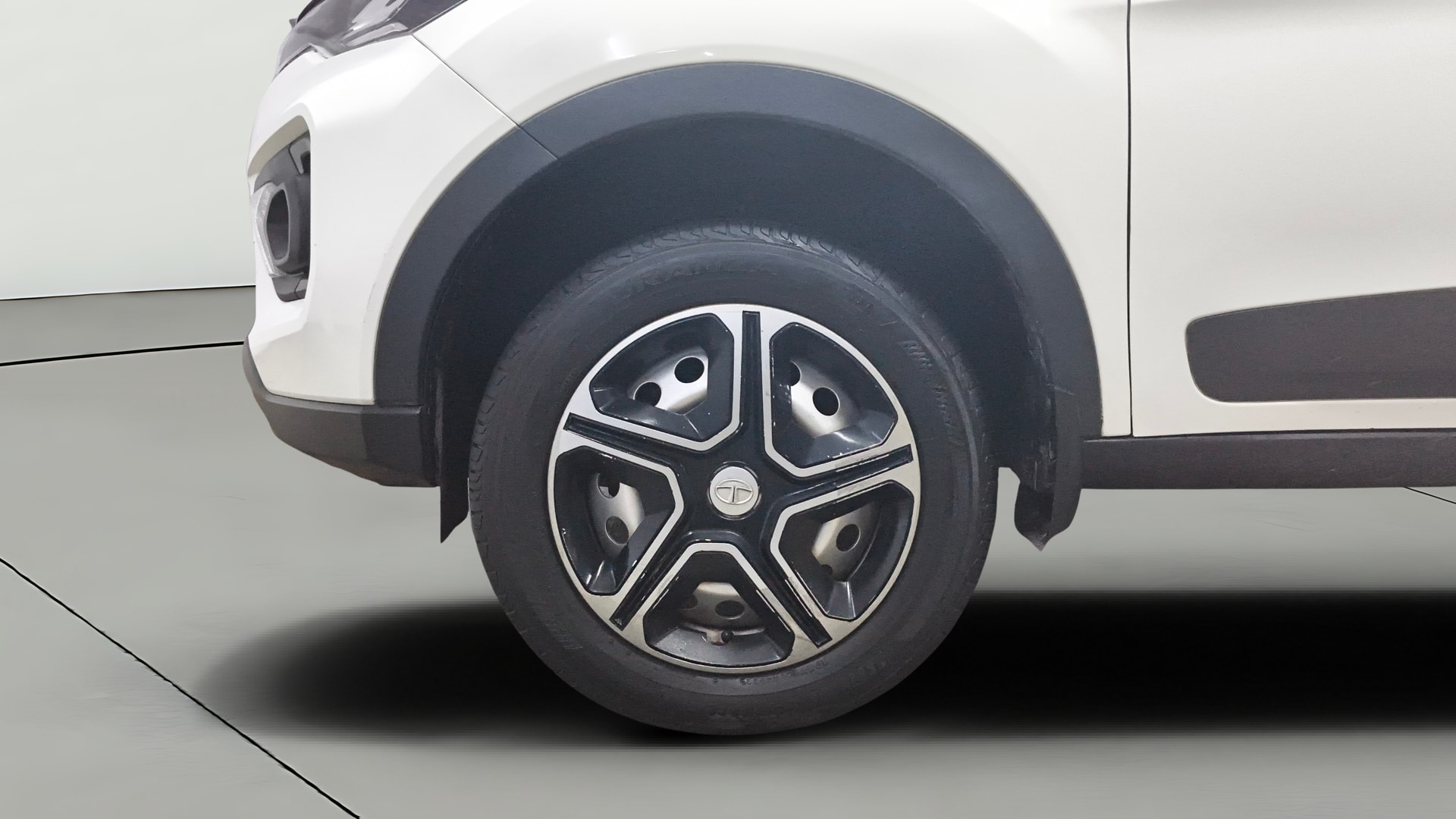 View 2023 Tata Nexon Revotron XE Image 28 Used 2023 Tata Nexon Revotron XE Image 28