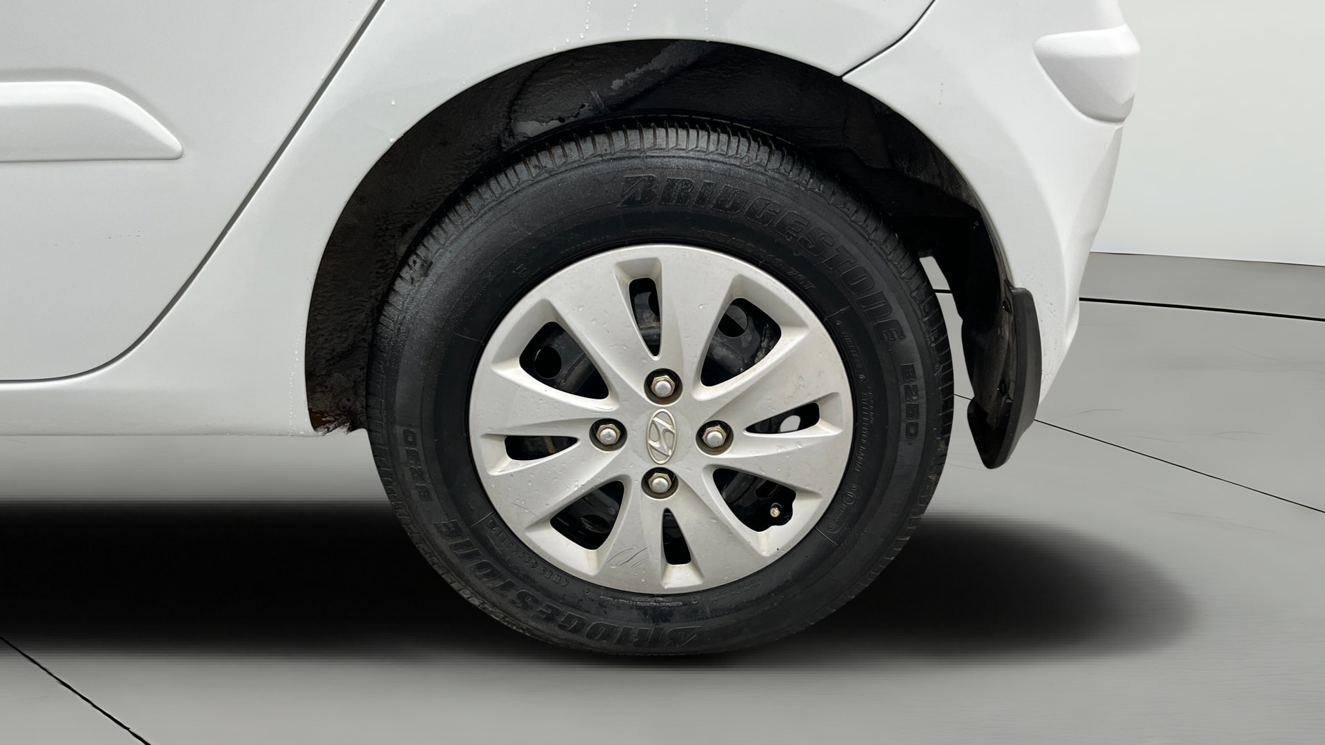 View 2013 Hyundai i10 1.2 Sportz AT Image 11 Used 2013 Hyundai i10 1.2 Sportz AT Image 11
