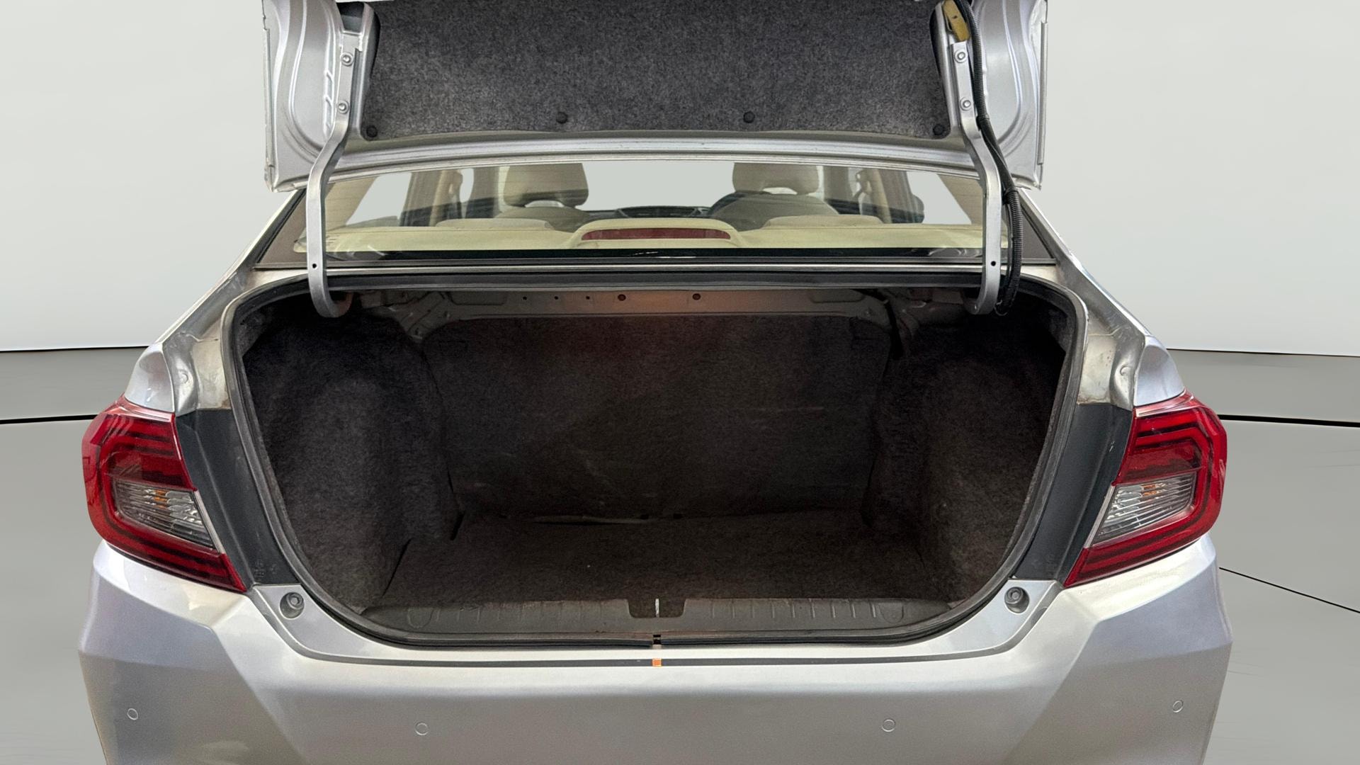 View 2022 Honda Amaze E MT Petrol BS IV Image 39 Used 2022 Honda Amaze E MT Petrol BS IV Image 39
