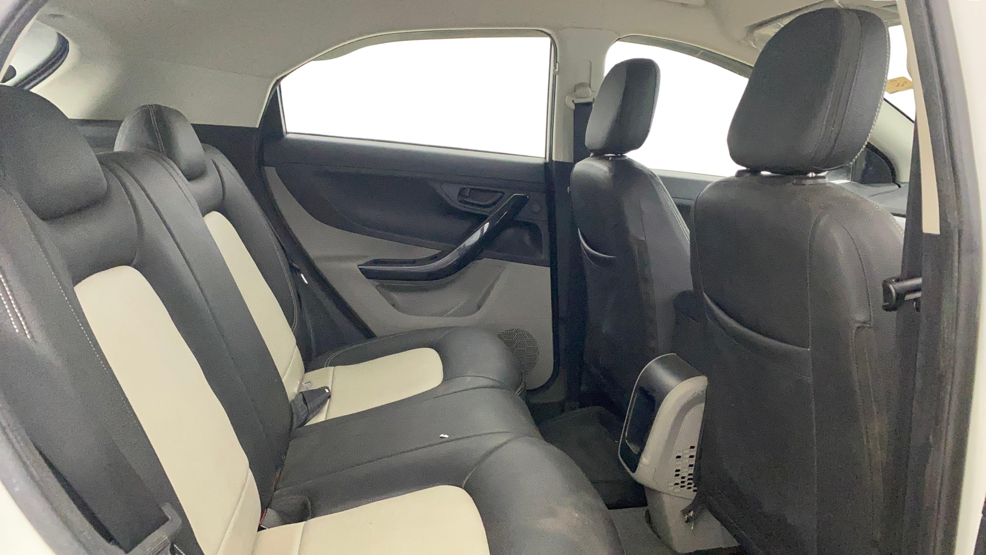 View 2019 Tata Nexon Revotron XMA AMT Image 28 Used 2019 Tata Nexon Revotron XMA AMT Image 28
