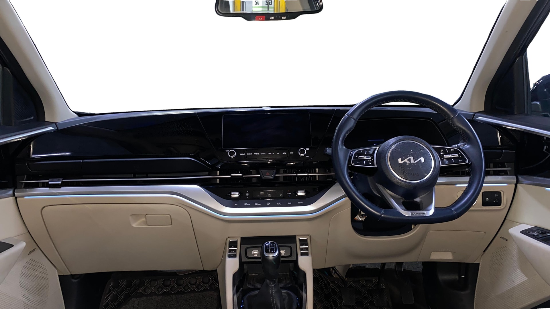 View 2022 Kia Carens Luxury Plus 1.4 Petrol 7 STR Image 32 Used 2022 Kia Carens Luxury Plus 1.4 Petrol 7 STR Image 32