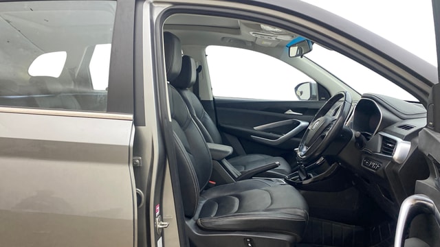 View MG Hector Image 17 Used MG Hector Image 17