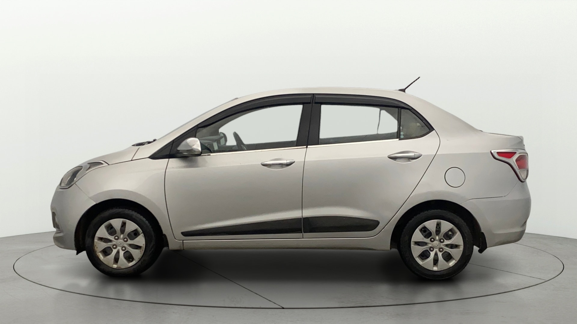 View 2015 Hyundai Xcent S Diesel Image 5 Used 2015 Hyundai Xcent S Diesel Image 5