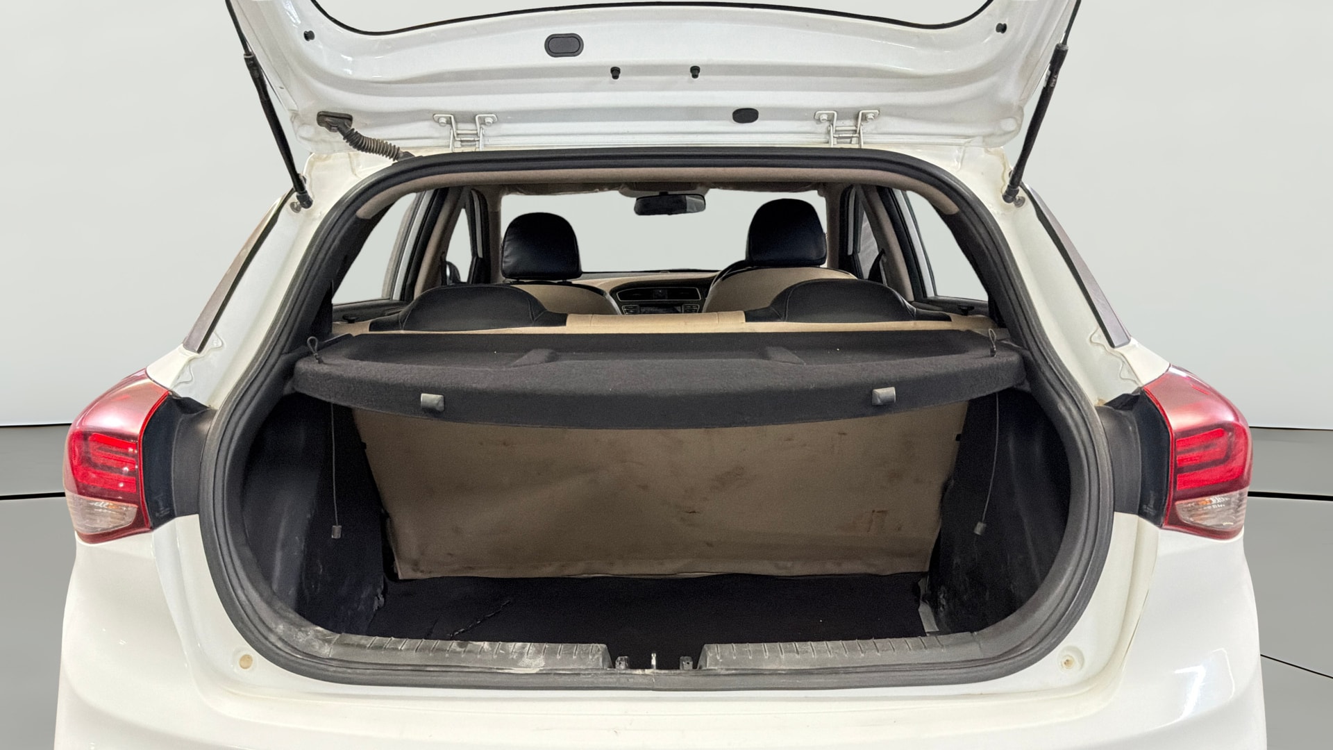 View 2020 Hyundai Elite i20 1.2 Sportz Plus Petrol Image 38 Used 2020 Hyundai Elite i20 1.2 Sportz Plus Petrol Image 38