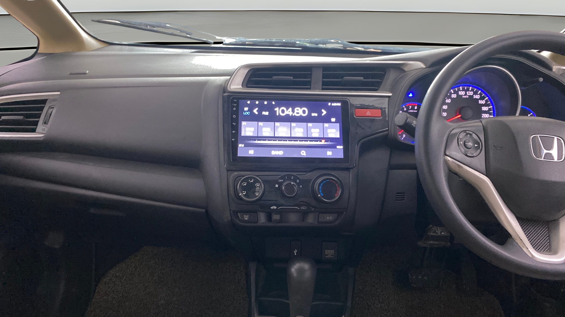 View 2016 Honda Jazz E MT Diesel Image 17 Used 2016 Honda Jazz E MT Diesel Image 17