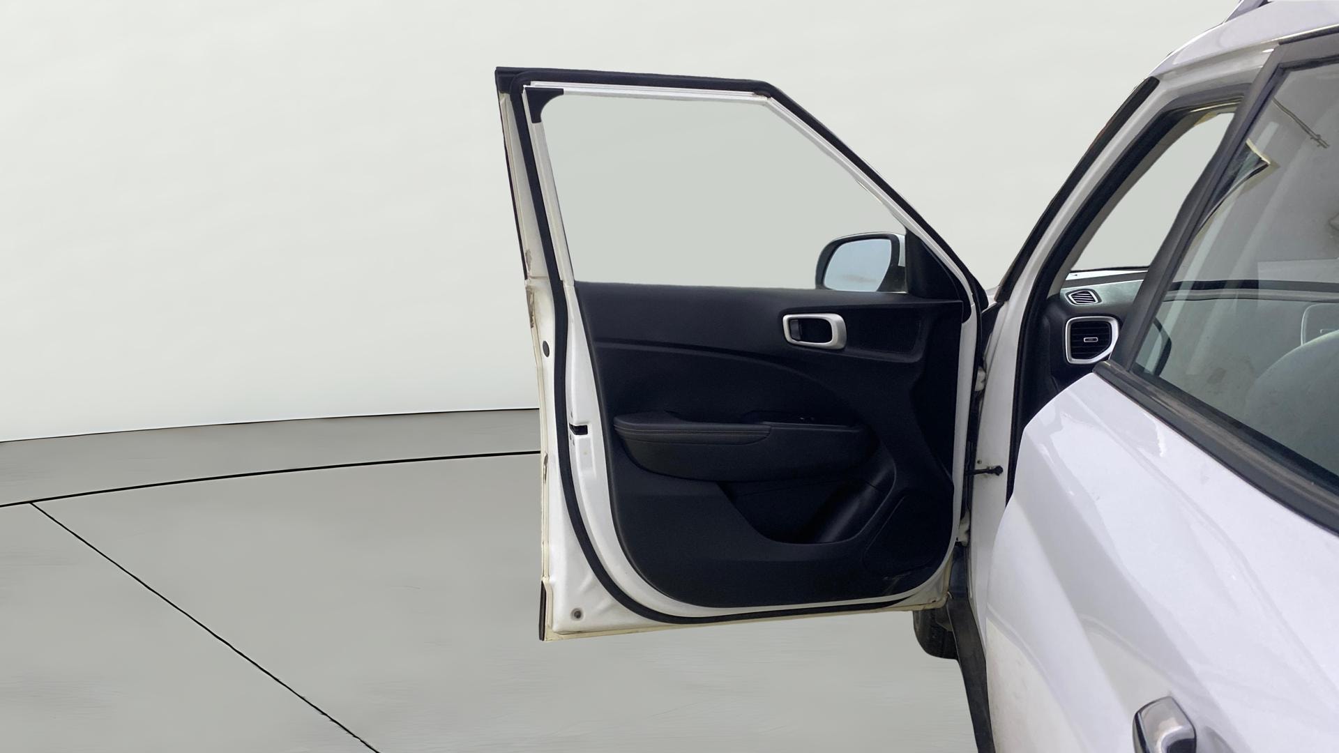 View 2019 Hyundai Venue E 1.2 Petrol BS IV Image 32 Used 2019 Hyundai Venue E 1.2 Petrol BS IV Image 32
