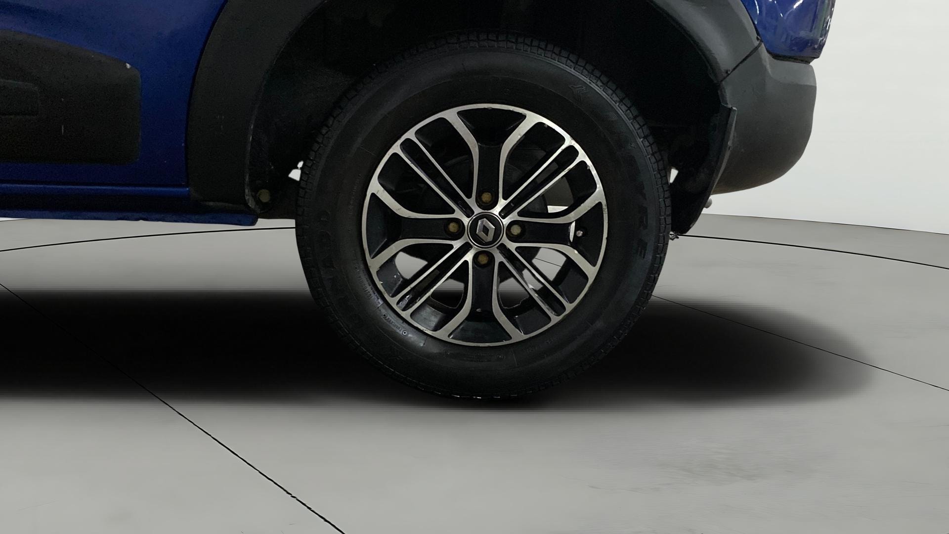 View 2019 Renault Triber RXZ Image 7 Used 2019 Renault Triber RXZ Image 7