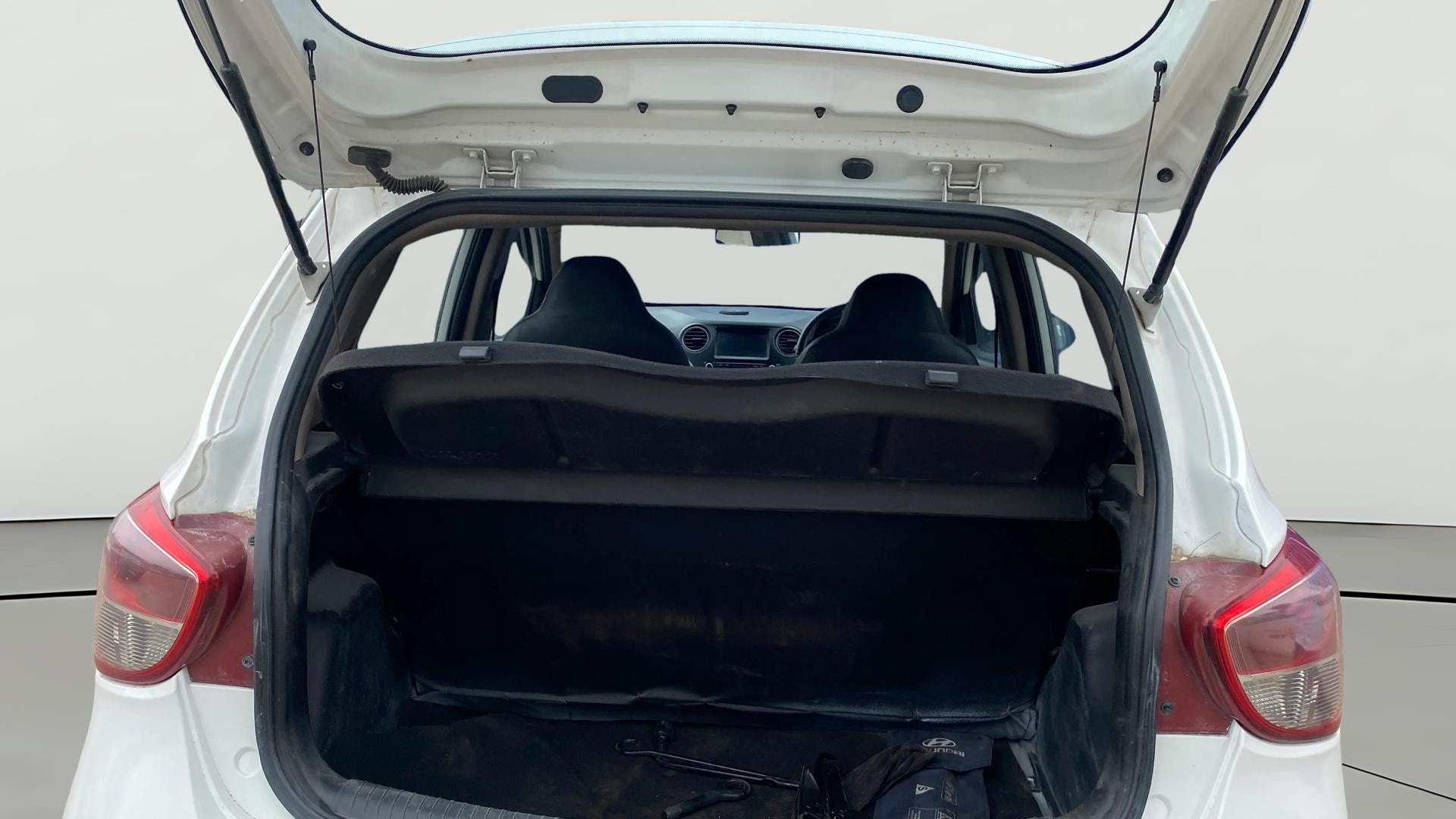 View 2019 Hyundai Grand i10 Sportz 1.2 Kappa Image 36 Used 2019 Hyundai Grand i10 Sportz 1.2 Kappa Image 36