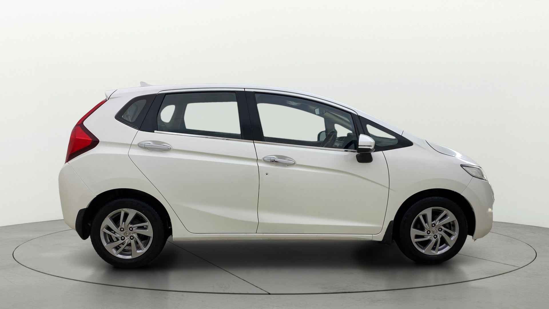 View 2019 Honda Jazz E MT Diesel Image 28 Used 2019 Honda Jazz E MT Diesel Image 28