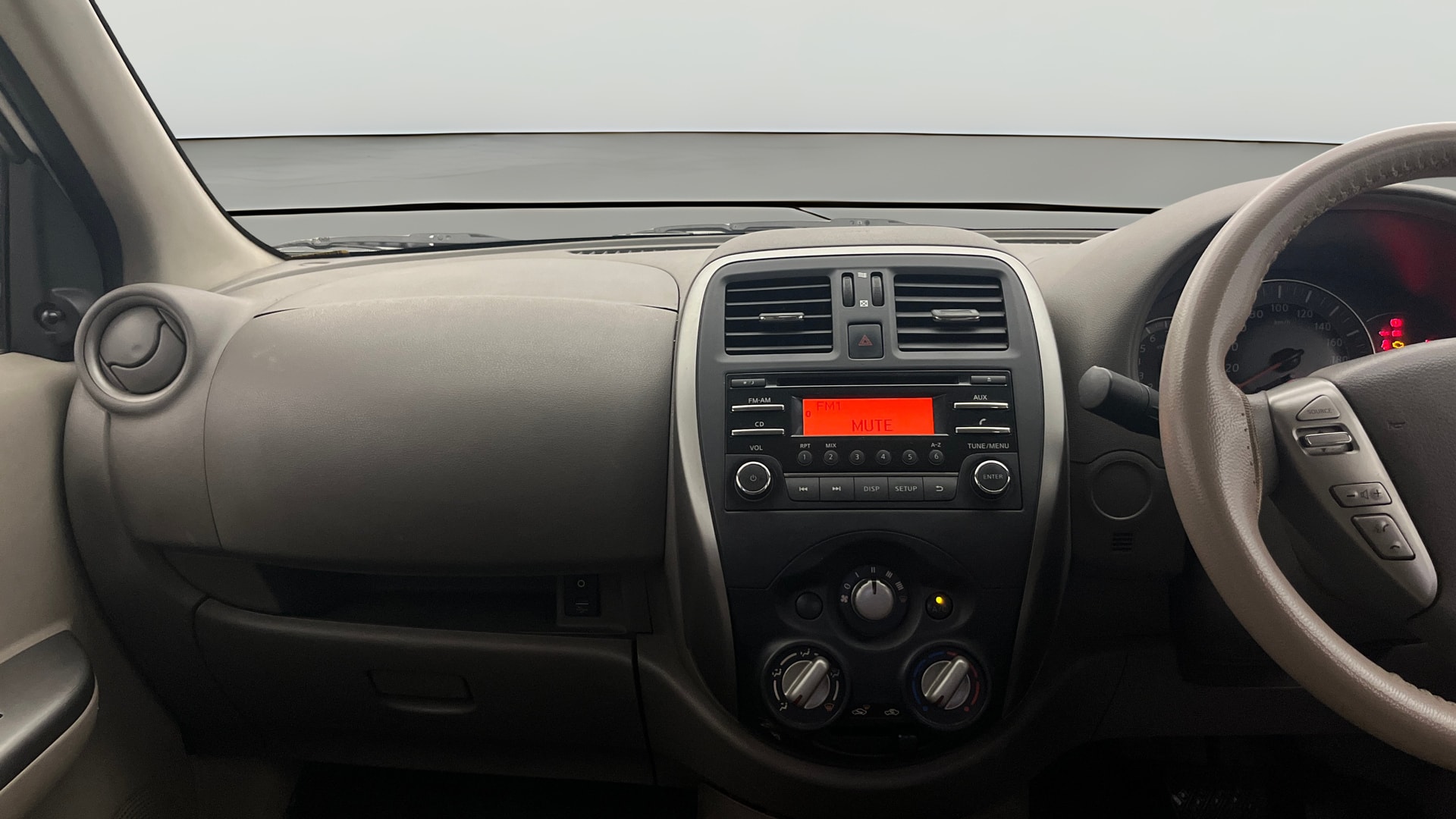 View 2015 Nissan Micra XL (CVT) Image 17 Used 2015 Nissan Micra XL (CVT) Image 17