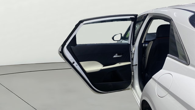 View Hyundai Verna Image 15 Used Hyundai Verna Image 15