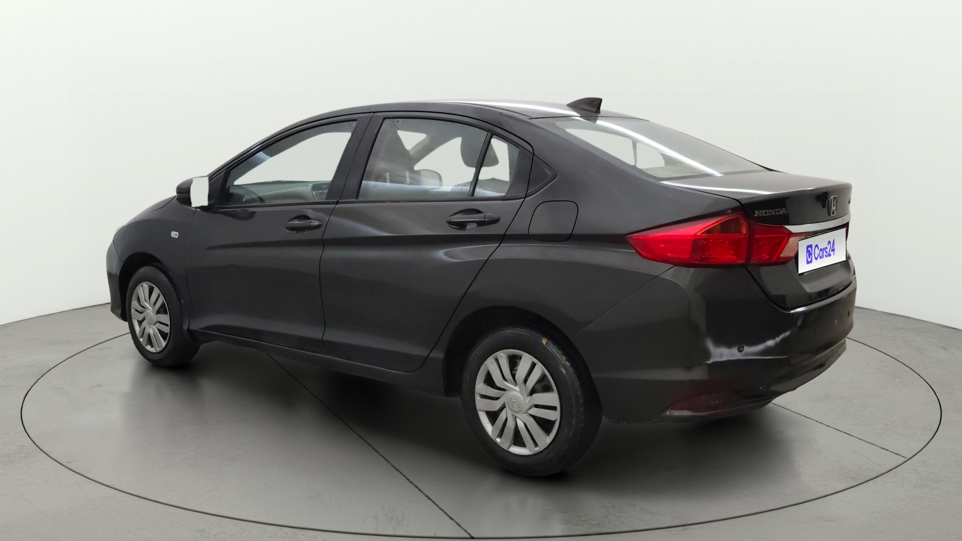 View 2016 Honda City ZX MT Diesel Anniversary Edition Image 2 Used 2016 Honda City ZX MT Diesel Anniversary Edition Image 2