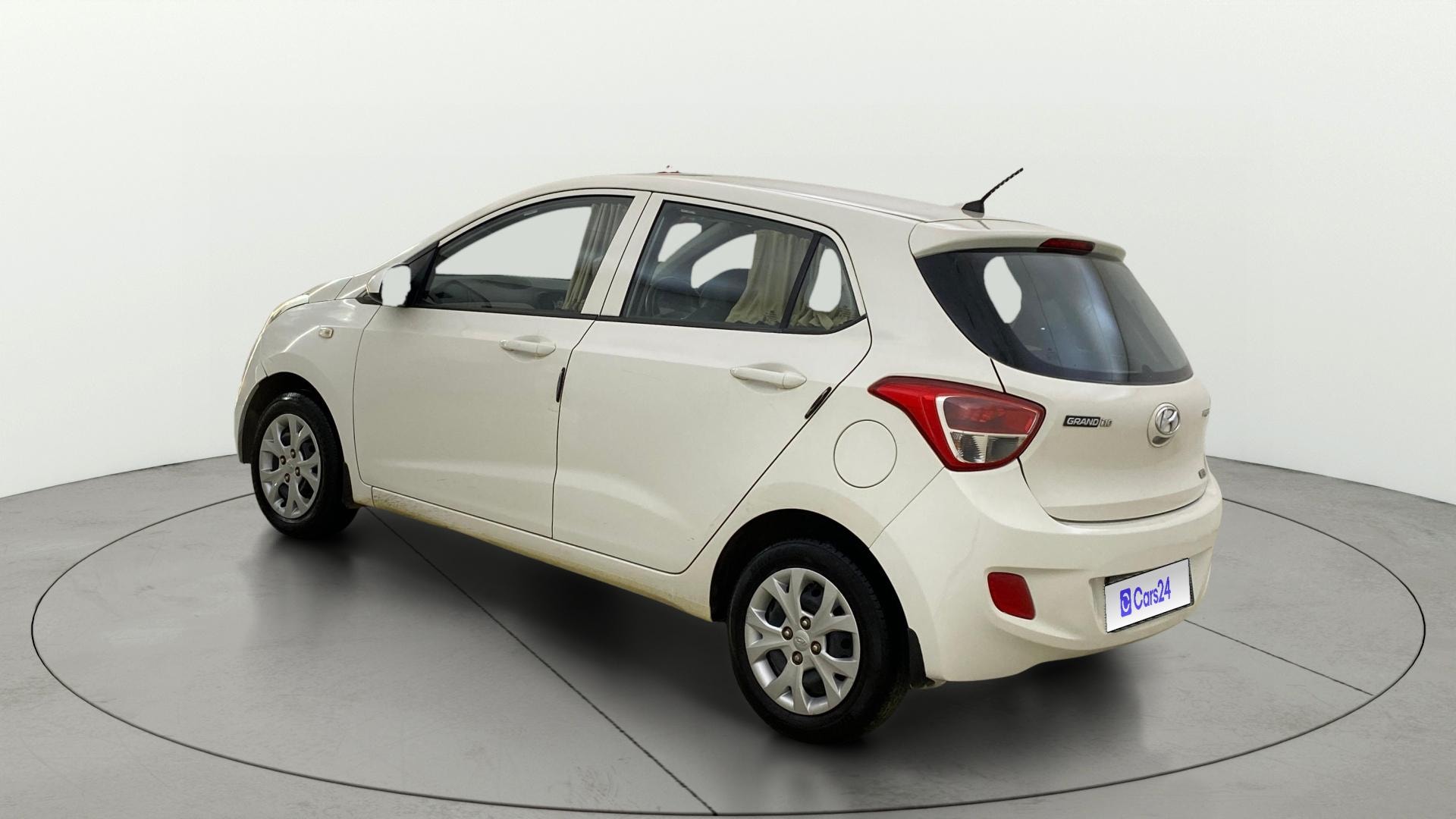 View 2015 Hyundai Grand i10 Magna 1.2 Kappa VTVT Image 2 Used 2015 Hyundai Grand i10 Magna 1.2 Kappa VTVT Image 2