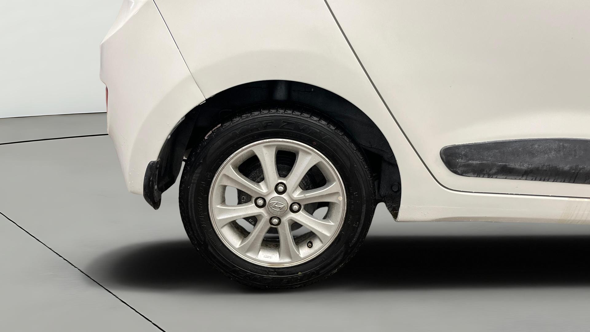 View 2015 Hyundai Grand i10 1.2 Asta Petrol Image 23 Used 2015 Hyundai Grand i10 1.2 Asta Petrol Image 23