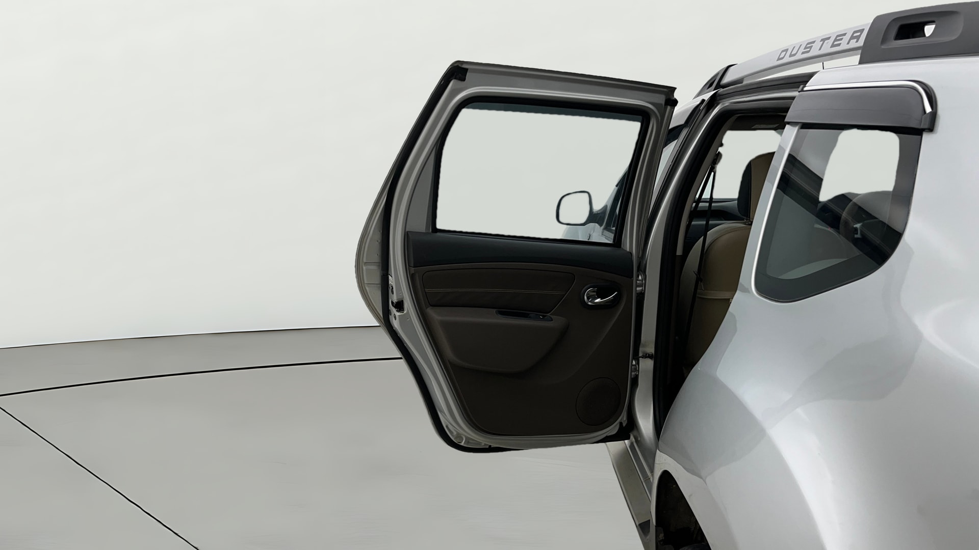 View 2016 Renault Duster Diesel 110PS RXZ AMT Image 22 Used 2016 Renault Duster Diesel 110PS RXZ AMT Image 22