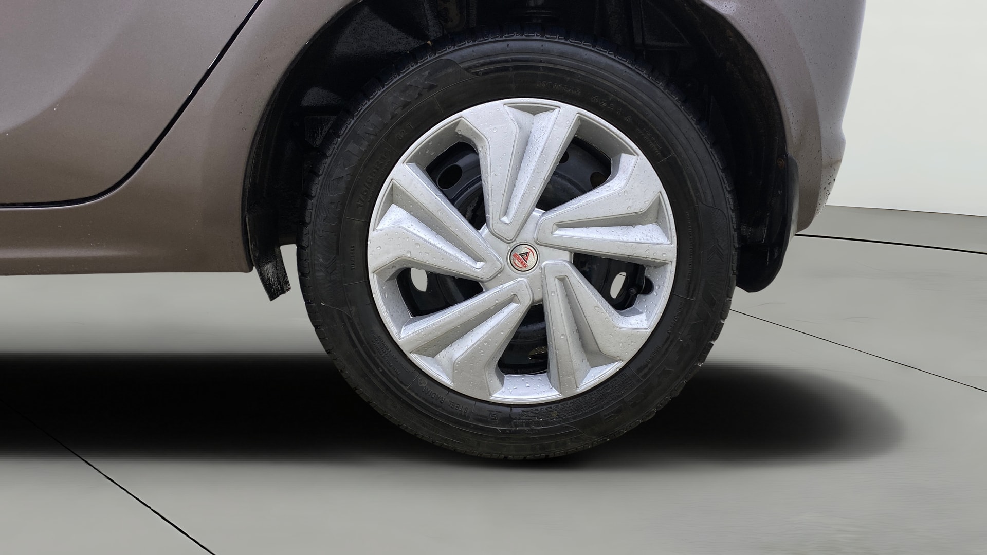 View 2017 Tata Tiago Revotorq XB Image 11 Used 2017 Tata Tiago Revotorq XB Image 11