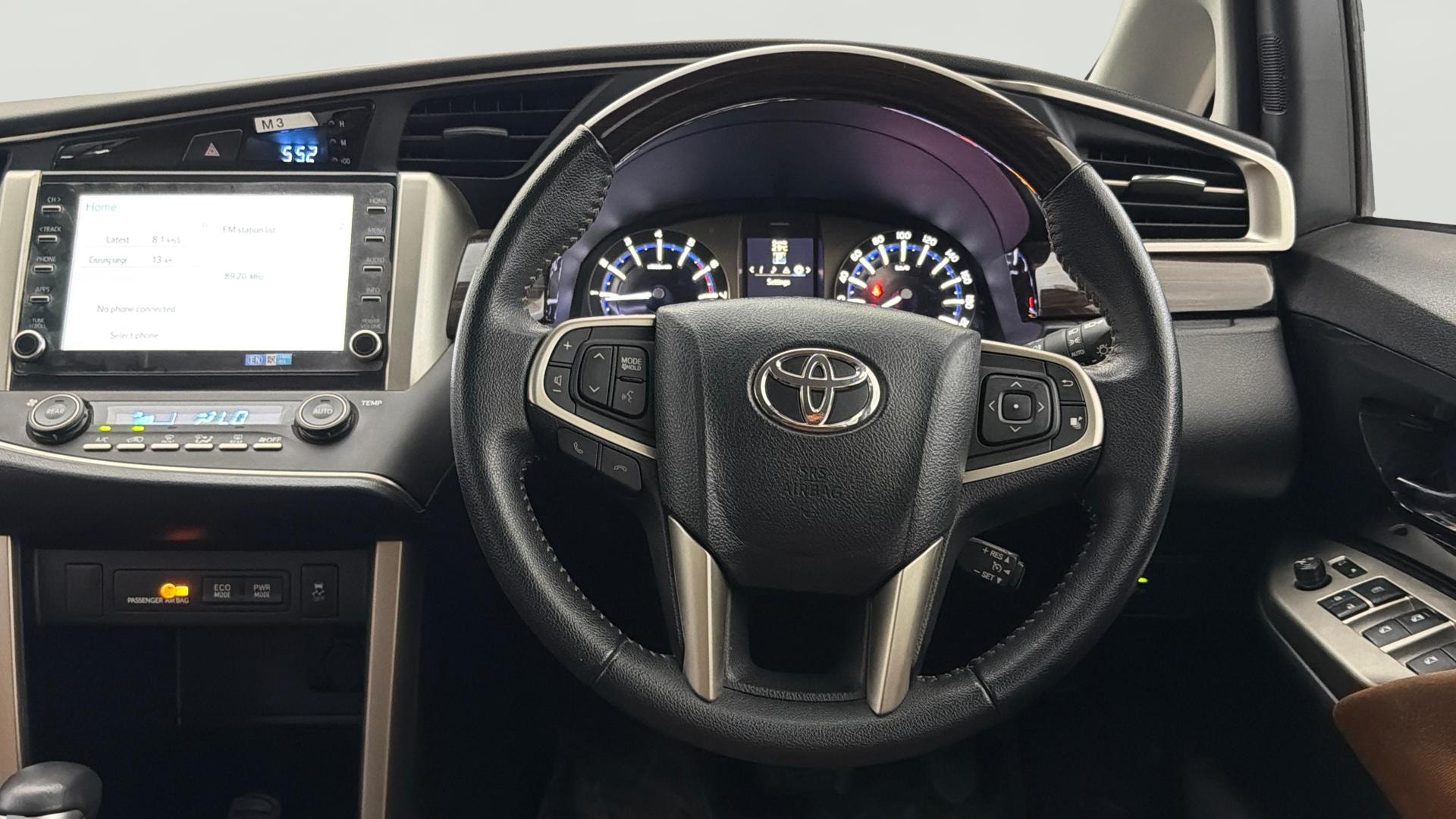 View 2022 Toyota Innova Crysta 2.7 ZX AT 7-Seater BS IV Image 14 Used 2022 Toyota Innova Crysta 2.7 ZX AT 7-Seater BS IV Image 14
