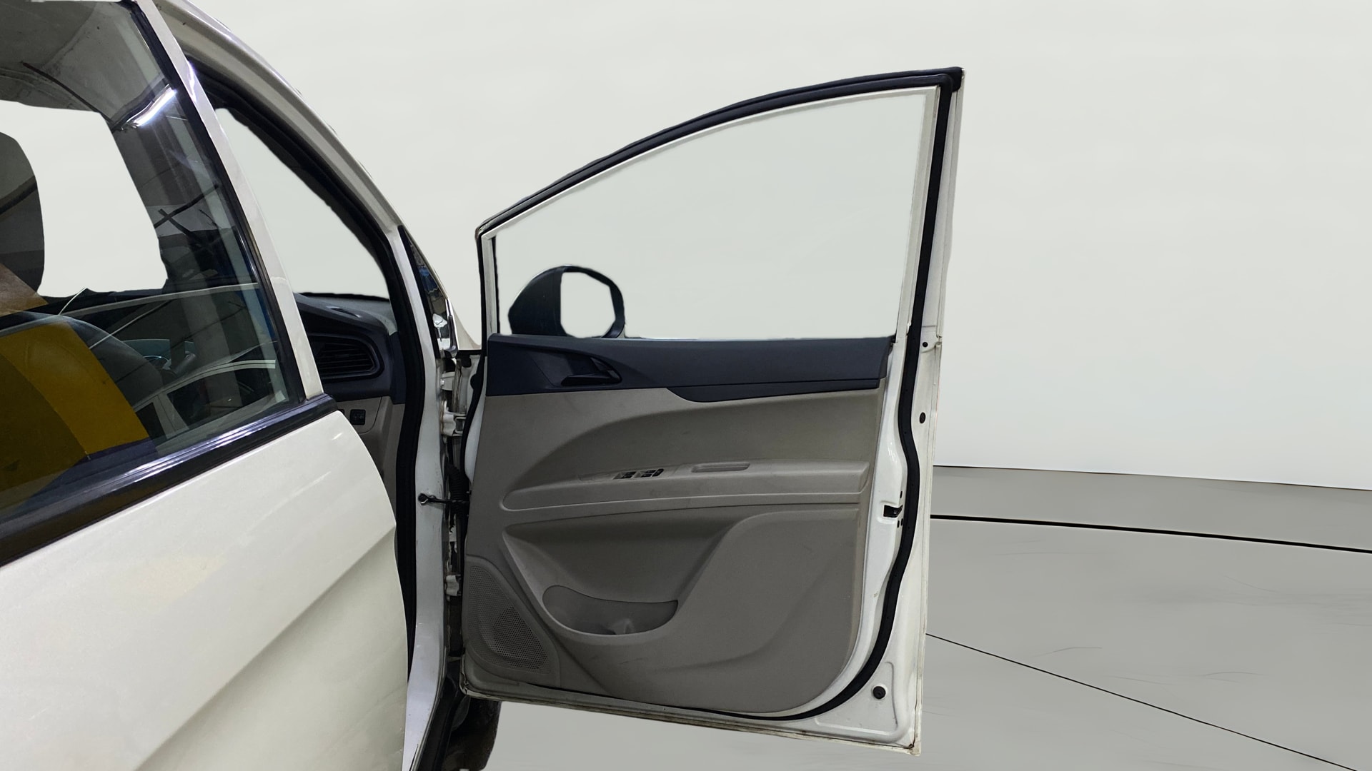 View 2021 Mahindra Marazzo M4 Plus 7-Seater Image 45 Used 2021 Mahindra Marazzo M4 Plus 7-Seater Image 45