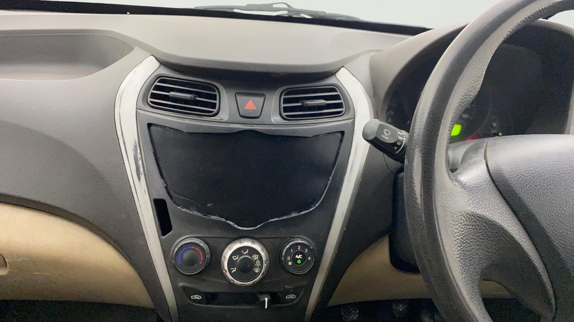 View 2015 Hyundai EON D-Lite Plus Image 17 Used 2015 Hyundai EON D-Lite Plus Image 17