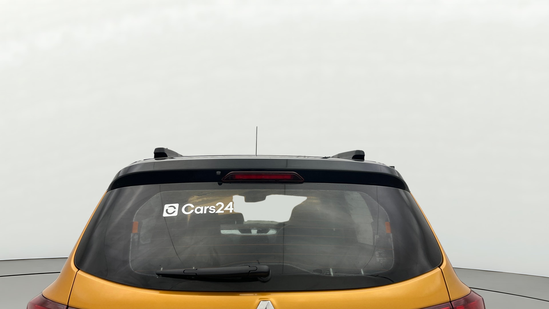 View 2022 Renault Triber RXZ Image 4 Used 2022 Renault Triber RXZ Image 4