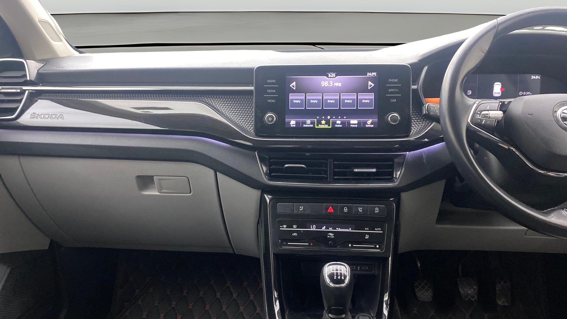 View 2022 Skoda Kushaq Style 1.0 TSI MT Image 17 Used 2022 Skoda Kushaq Style 1.0 TSI MT Image 17