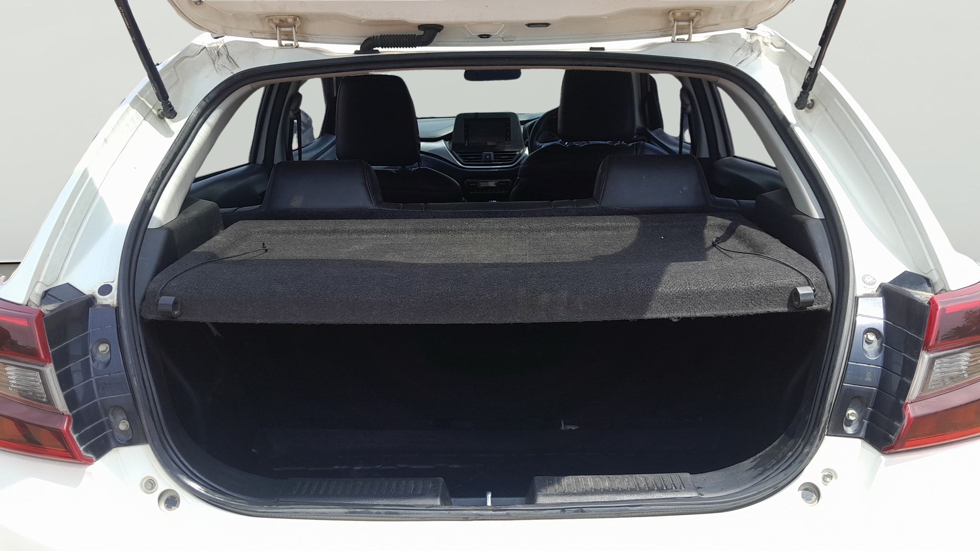 View 2022 Maruti Suzuki 1000 Base Variant Image 37 Used 2022 Maruti Suzuki 1000 Base Variant Image 37